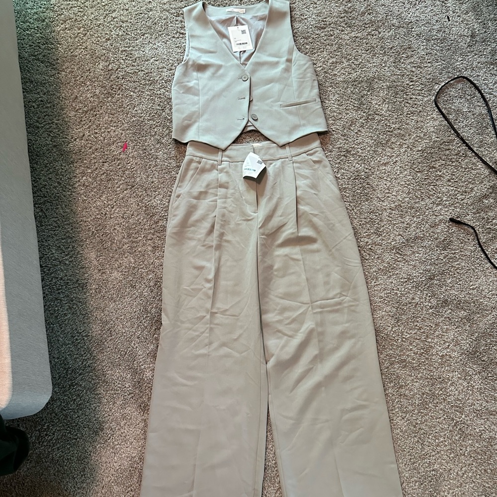 NWT Oak + fort matching set size M